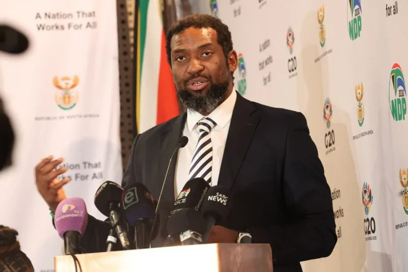 Minister Seeks Answers on Degree Scandal