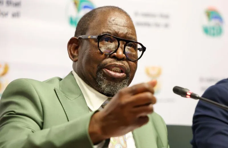 Finance Minister Lowers Inflation Target to Three Percent