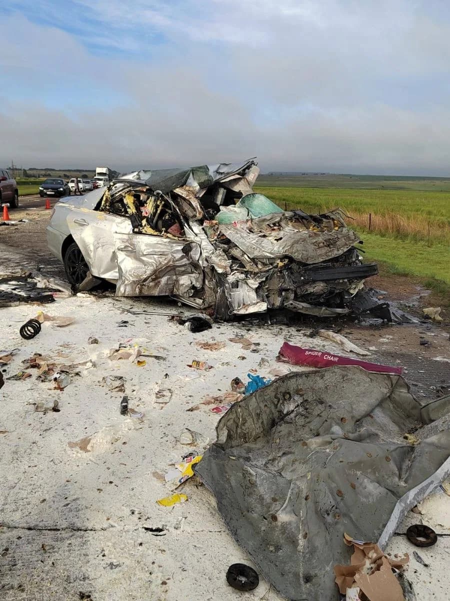 ROAD CRASH ON N12 CLAIMS SEVEN LIVES