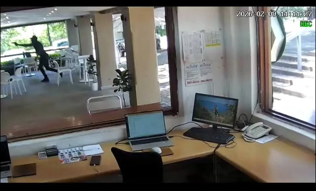 Man Survives Shooting at Hazyview Café