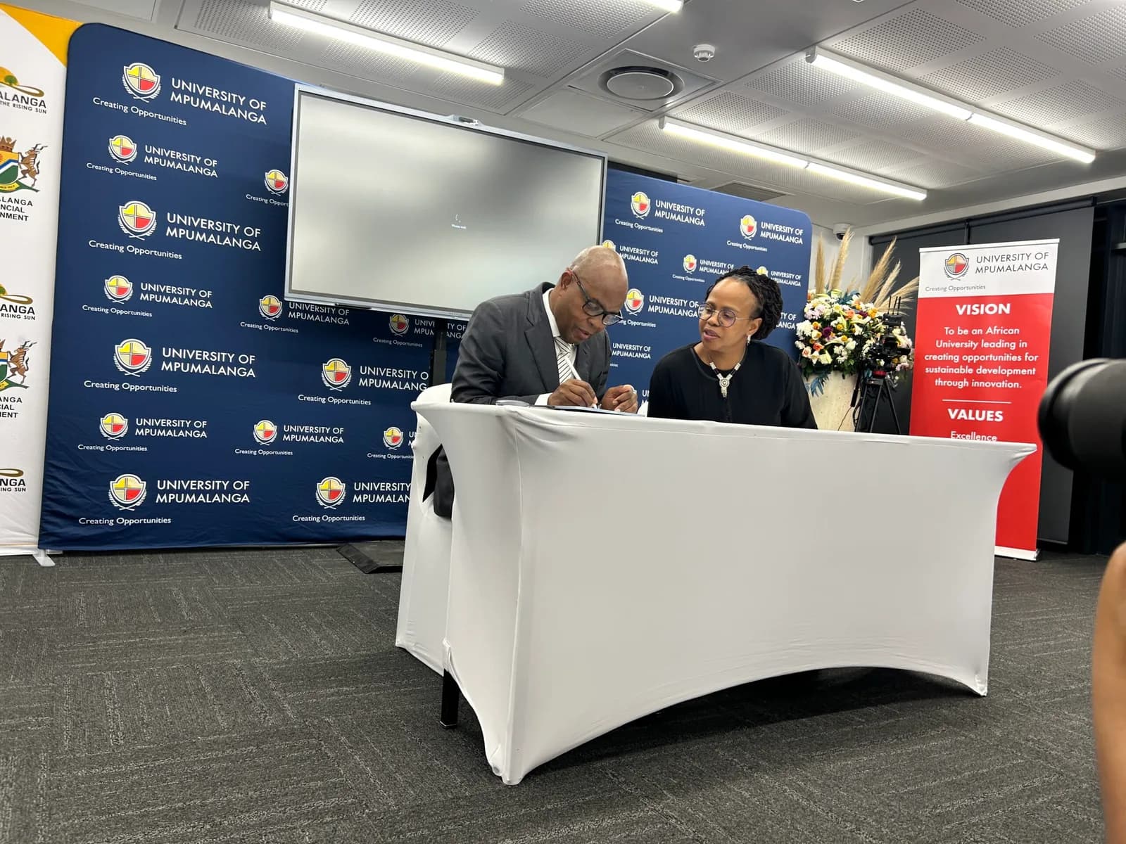Jobs and Growth Pact Signed